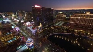Turismo Las Vegas muestra caída de visitantes pese al Gran Premio, con menos viajeros y presión económica en el destino