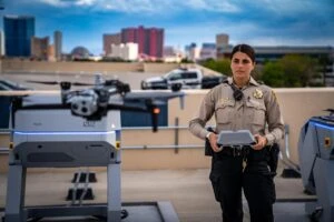 Dron LVMPD participa en la localización de un niño desaparecido en Las Vegas mediante tecnología aérea