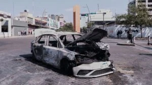 Fuerzas federales en operativo en Jalisco y bloqueos carreteros tras la muerte de El Mencho en México febrero 2026.