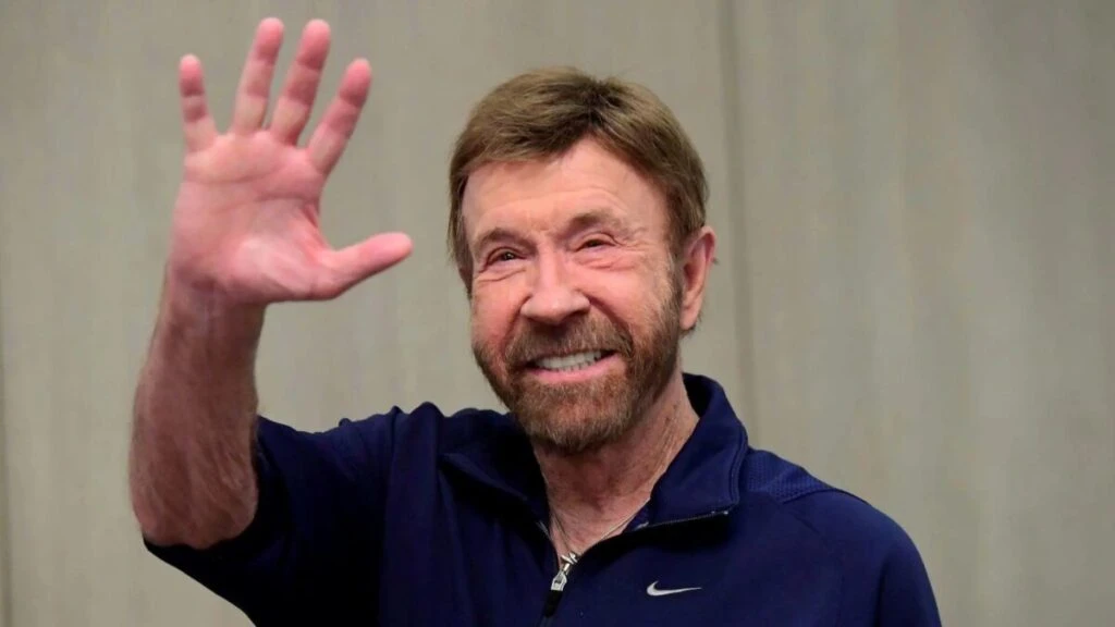Chuck Norris actor de acción y artista marcial durante su carrera en cine y televisión en Estados Unidos