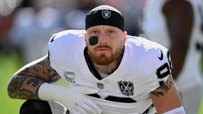 Maxx Crosby jugador de Raiders en Las Vegas durante partido de NFL mostrando su liderazgo defensivo