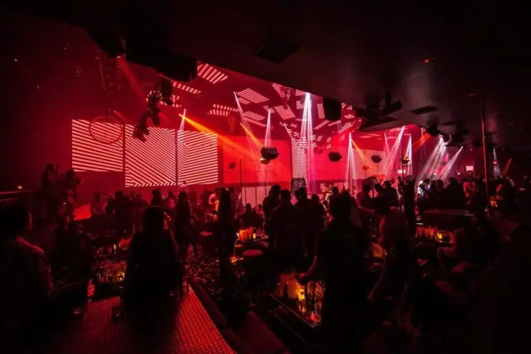 nightlife inmersivo Las Vegas redefine la fiesta con experiencias interactivas, arte y tecnología en espacios innovadores