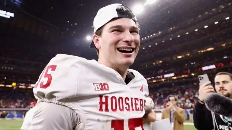 Fernando Mendoza decisión Draft NFL 2026 desde casa con Raiders