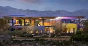 Vista panorámica de una de las residencias más caras de Las Vegas en Summit Club, símbolo del auge inmobiliario de lujo en Nevada