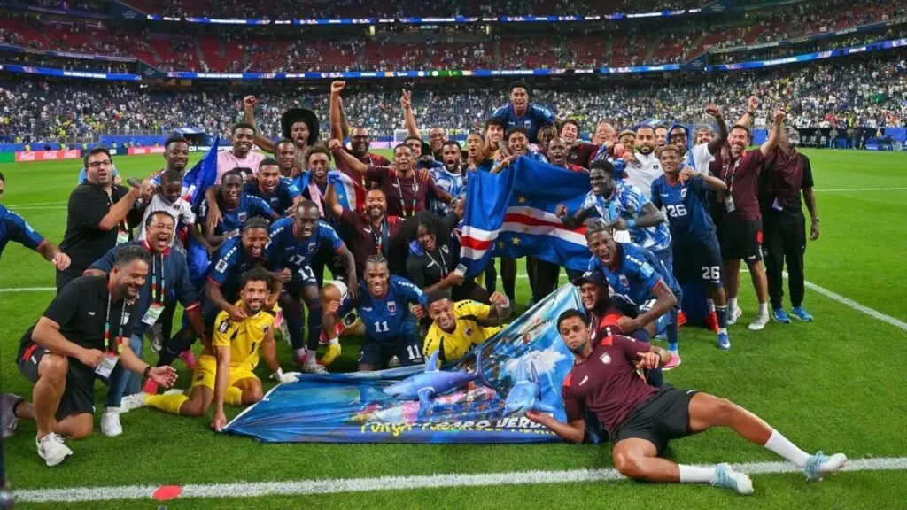 Jugadores de Cabo Verde celebran clasificación histórica en el Mundial antes de enfrentar a Argentina
