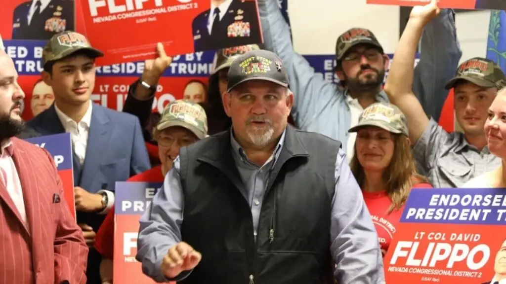 David Flippo durante un evento de campaña tras ganar la primaria republicana en Nevada
