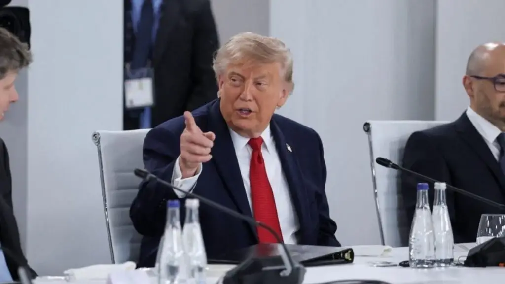 Donald Trump durante declaraciones sobre la relación de Estados Unidos con Cuba