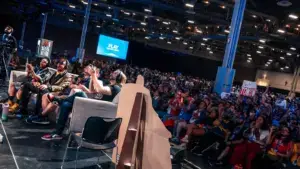 Competidores y aficionados durante las finales de EVO 2026 en Las Vegas