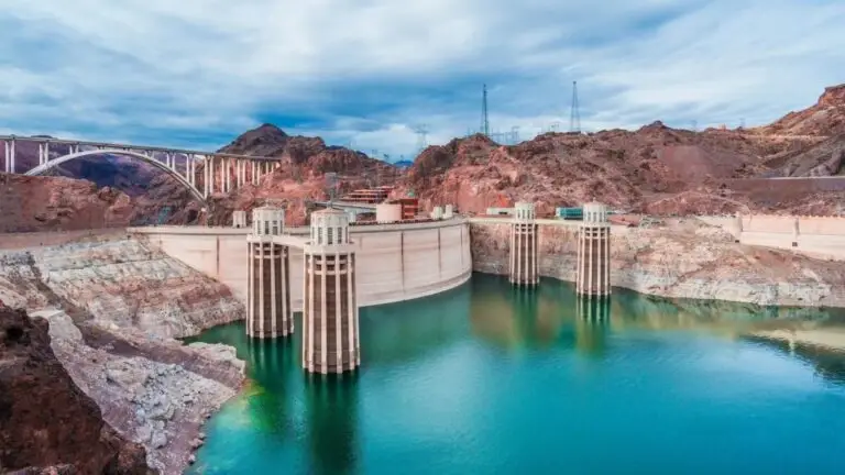 Vista panorámica de Hoover Dam y el lago Mead cerca de Las Vegas