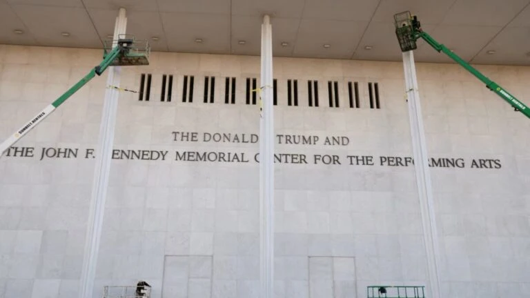 Kennedy Center conserva su nombre histórico tras fallo judicial que bloqueó cambios impulsados por Trump