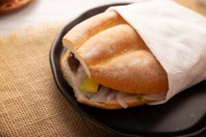 Tortas mexicanas en Las Vegas preparadas con ingredientes tradicionales y pan recién horneado