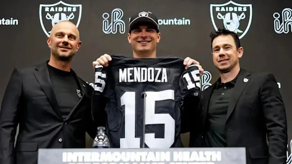 Fernando Mendoza firma contrato millonario con Las Vegas Raiders