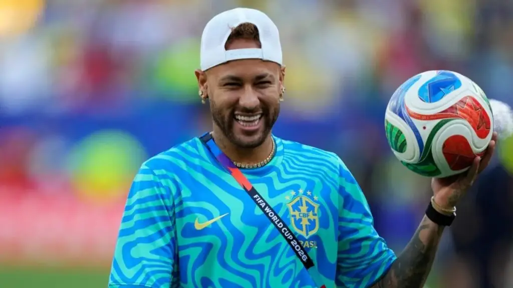 Neymar participa en un torneo de póker tras su retiro de la selección de Brasil.