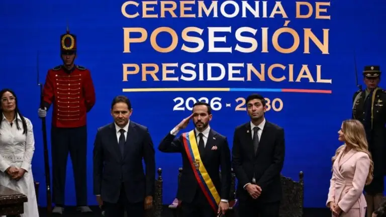 Abelardo de la Espriella asume la presidencia de Colombia entre una nueva política de seguridad y movilizaciones de la oposición.