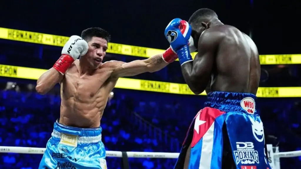 Bebu Verón protagoniza una pelea de boxeo en Las Vegas ante Yoenli Hernández tras un polémico fallo de los jueces.