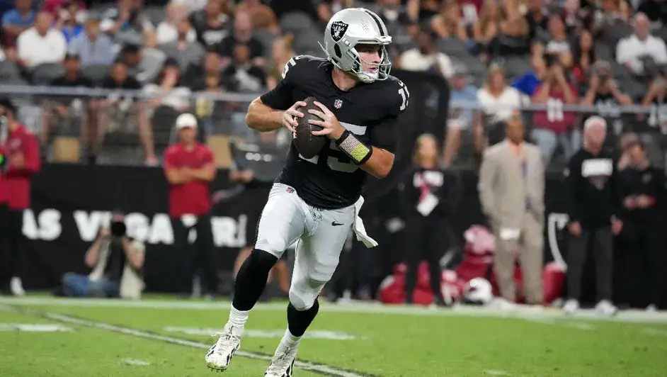 Fernando Mendoza debuta con Las Vegas Raiders y consigue su primer touchdown de pretemporada ante Arizona Cardinals.