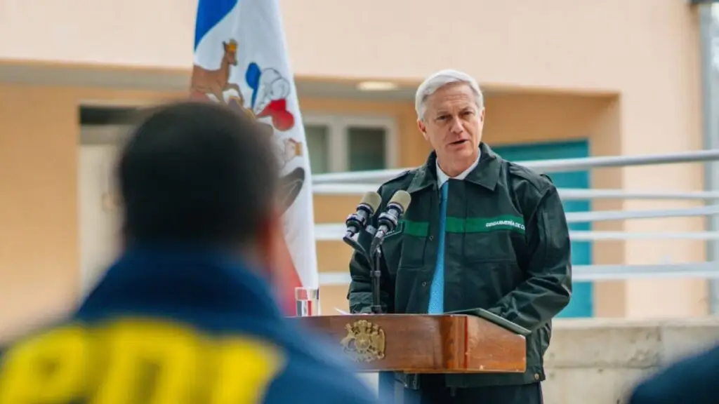 Gobierno de Chile enfrenta divisiones políticas por las reformas constitucionales incluidas en la nueva agenda de seguridad.