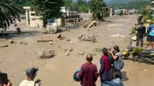 Nepal enfrenta graves inundaciones con cientos de muertos y desaparecidos.