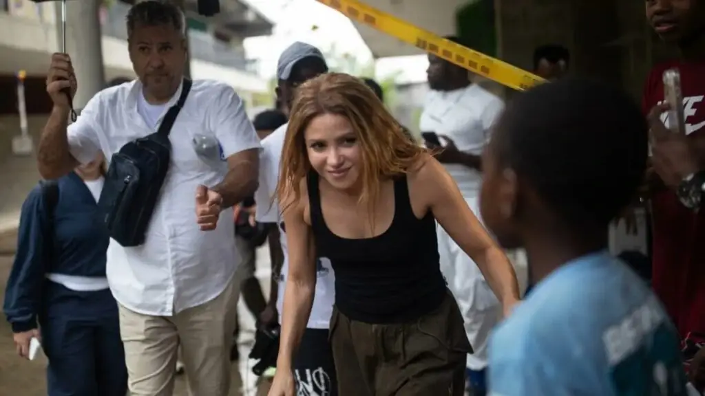 Shakira apoyará la reconstrucción de escuelas y una universidad en Chocó tras el terremoto.