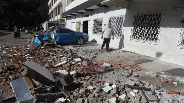 Terremoto de magnitud 7,4 provoca muertos, daños estructurales y una emergencia en varias ciudades de Colombia.