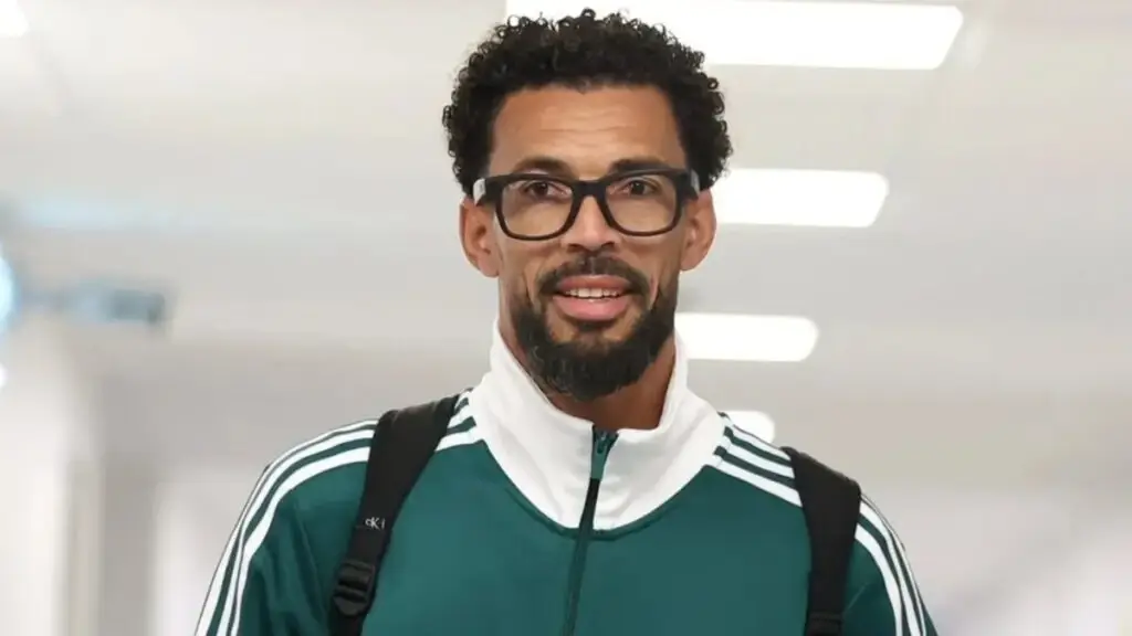 Vozinha comienza su nueva etapa con Colo Colo tras destacar en el Mundial y reforzar al líder de la liga chilena.