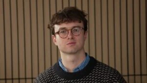Investigador deja Anthropic y alerta sobre los riesgos de una carrera acelerada hacia sistemas de inteligencia artificial más autónomos