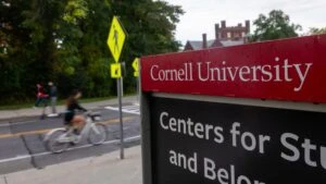 Cornell revisará sus fraternidades tras una demanda por presunta agresión sexual contra integrantes de Chi Phi