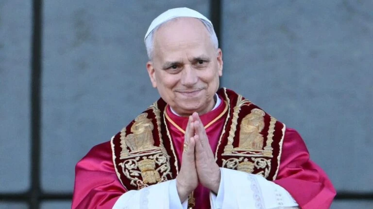 El papa León XIV fue operado de un tumor pulmonar maligno y permanece hospitalizado en Roma para su recuperación