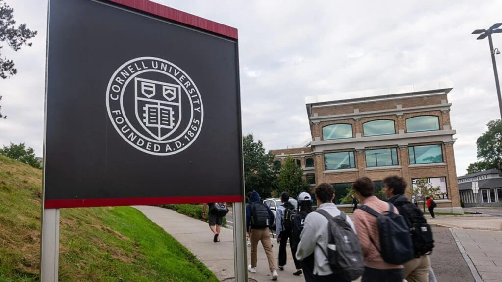 Universidad de Cornell anuncia restricciones a las fraternidades y medidas de seguridad tras una denuncia de agresión sexual